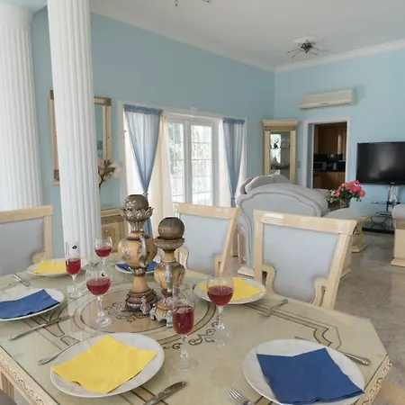Aphrodite Vilă Ayia Napa